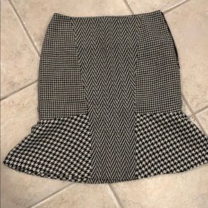 Ann Taylor trumpet skirt - Size 2